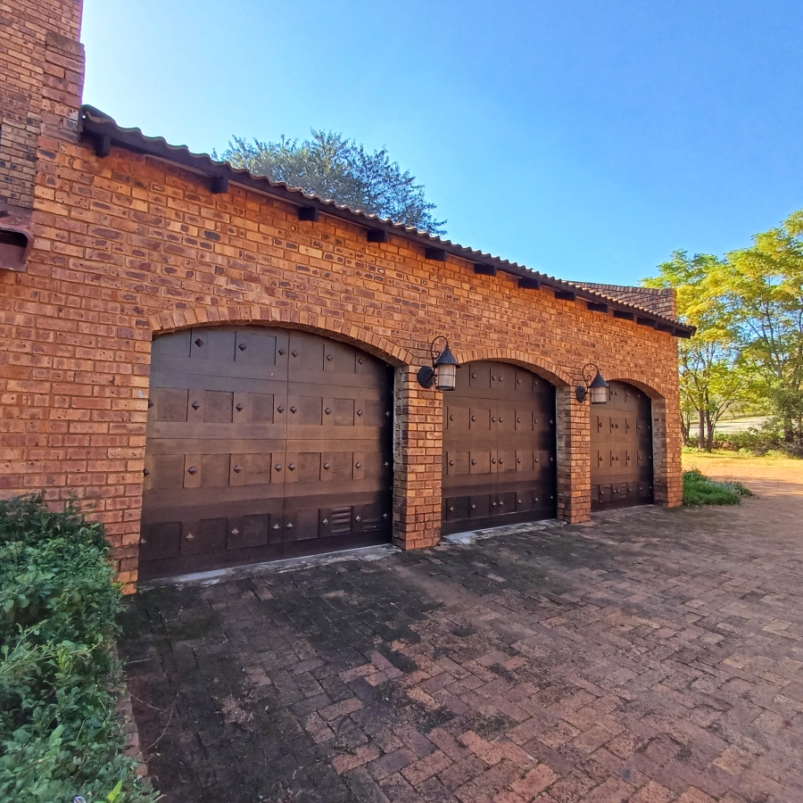 5 Bedroom Property for Sale in Blue Saddle Ranches Gauteng