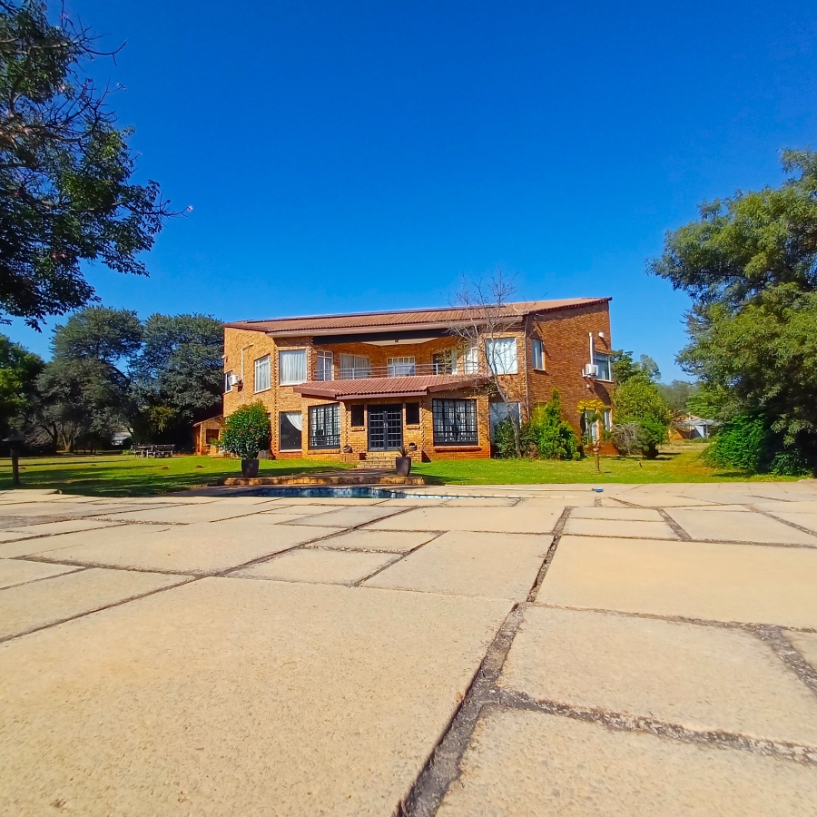 5 Bedroom Property for Sale in Blue Saddle Ranches Gauteng
