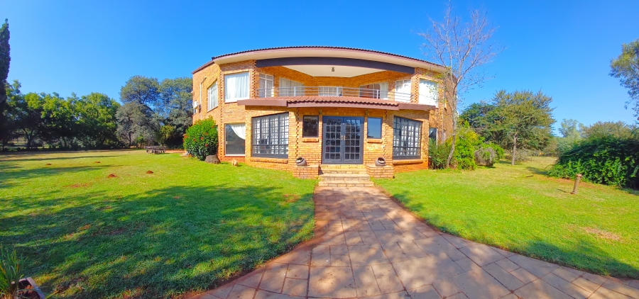 5 Bedroom Property for Sale in Blue Saddle Ranches Gauteng