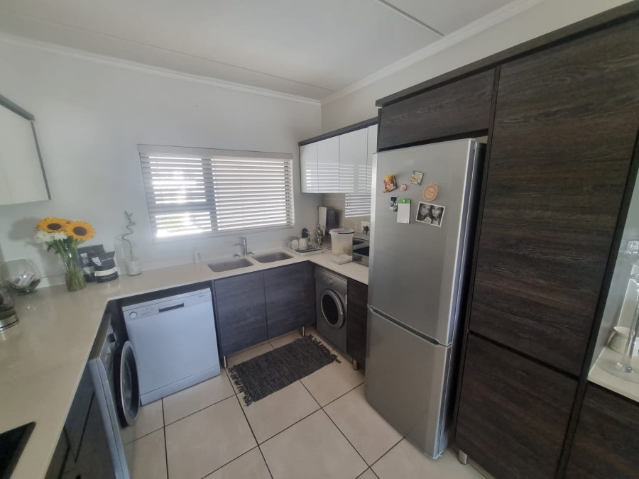 2 Bedroom Property for Sale in Greenstone Hill Gauteng