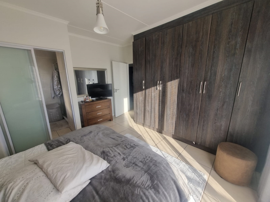 2 Bedroom Property for Sale in Greenstone Hill Gauteng