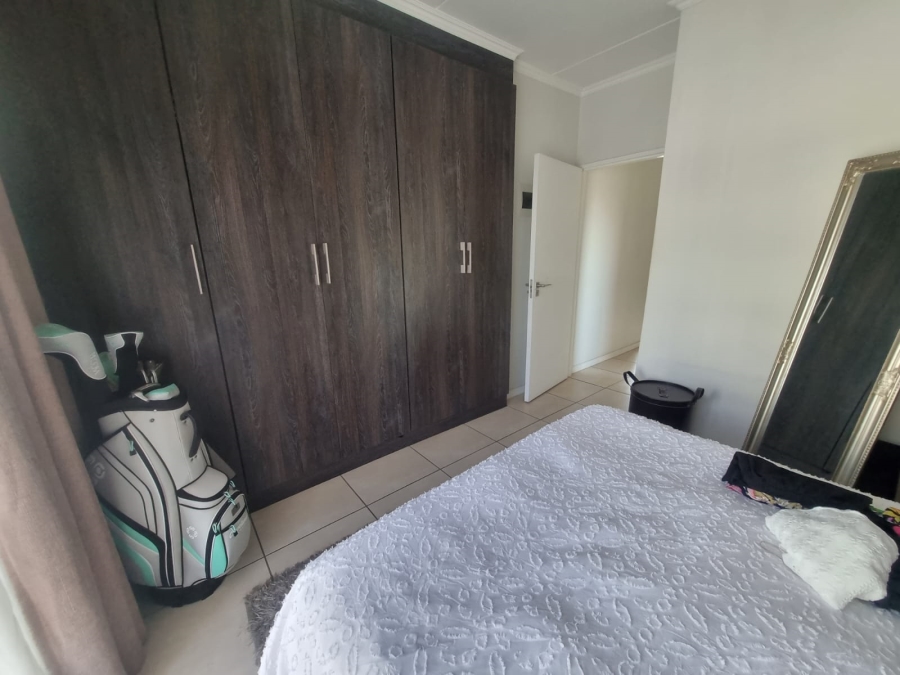 2 Bedroom Property for Sale in Greenstone Hill Gauteng