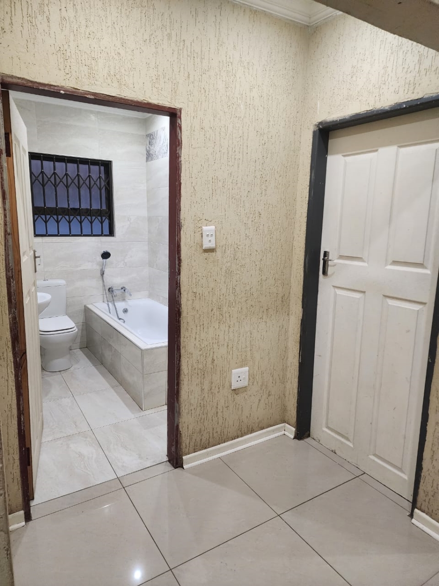 4 Bedroom Property for Sale in Sebokeng Zone 10 Gauteng