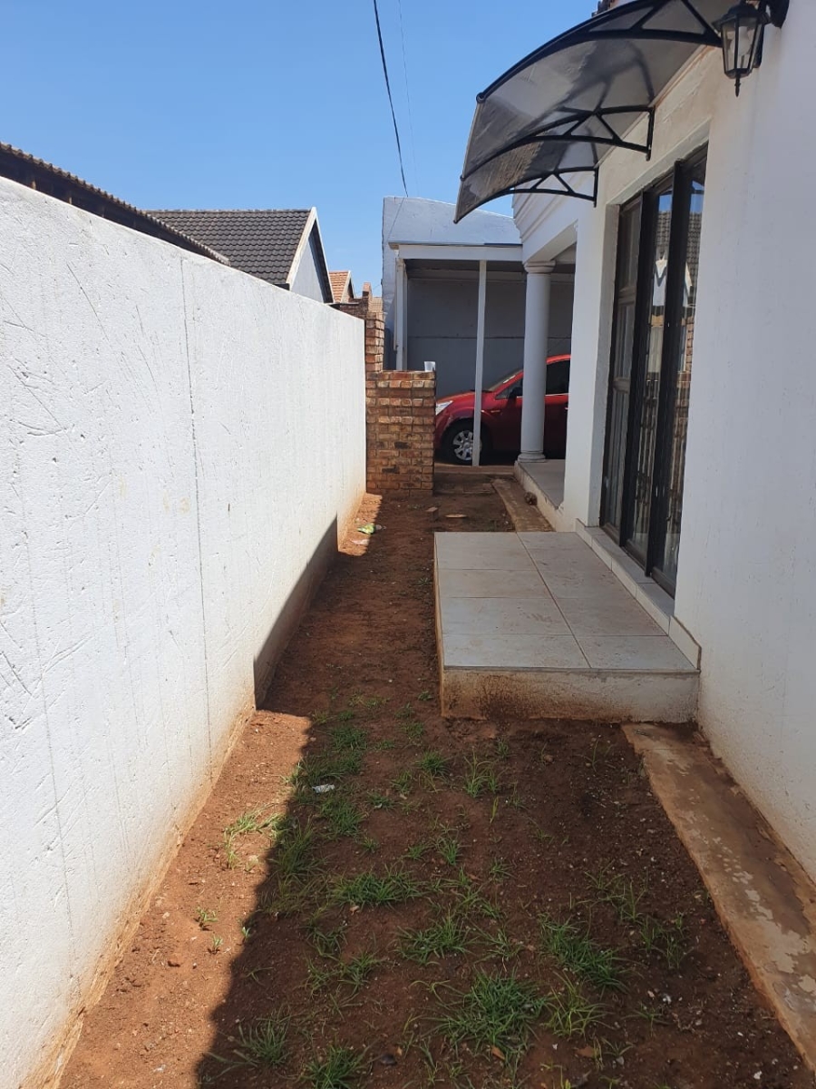 4 Bedroom Property for Sale in Sebokeng Zone 10 Gauteng