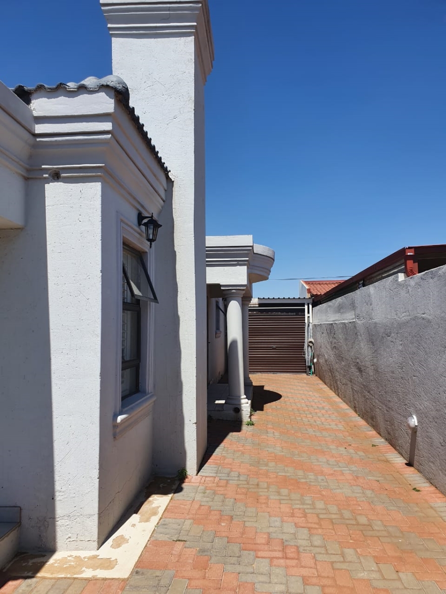 4 Bedroom Property for Sale in Sebokeng Zone 10 Gauteng
