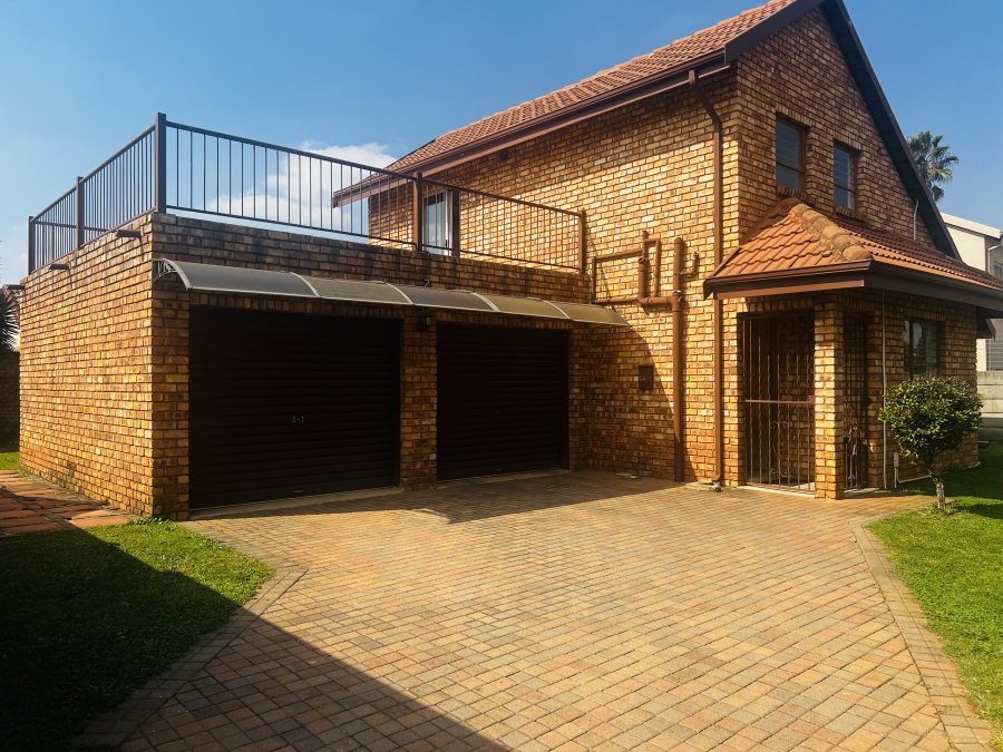 5 Bedroom Property for Sale in Pomona Gauteng