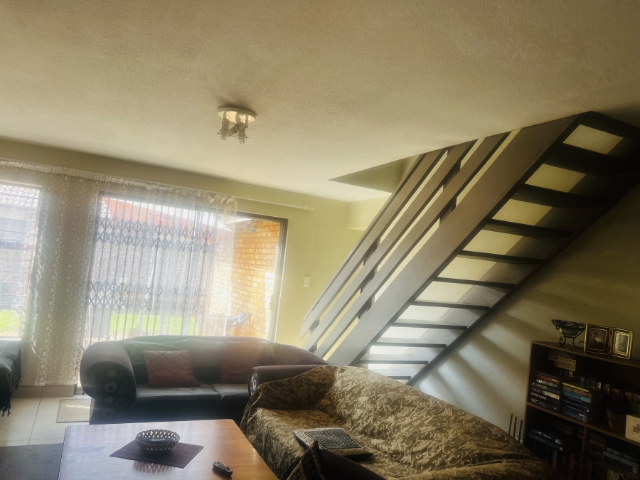 5 Bedroom Property for Sale in Pomona Gauteng