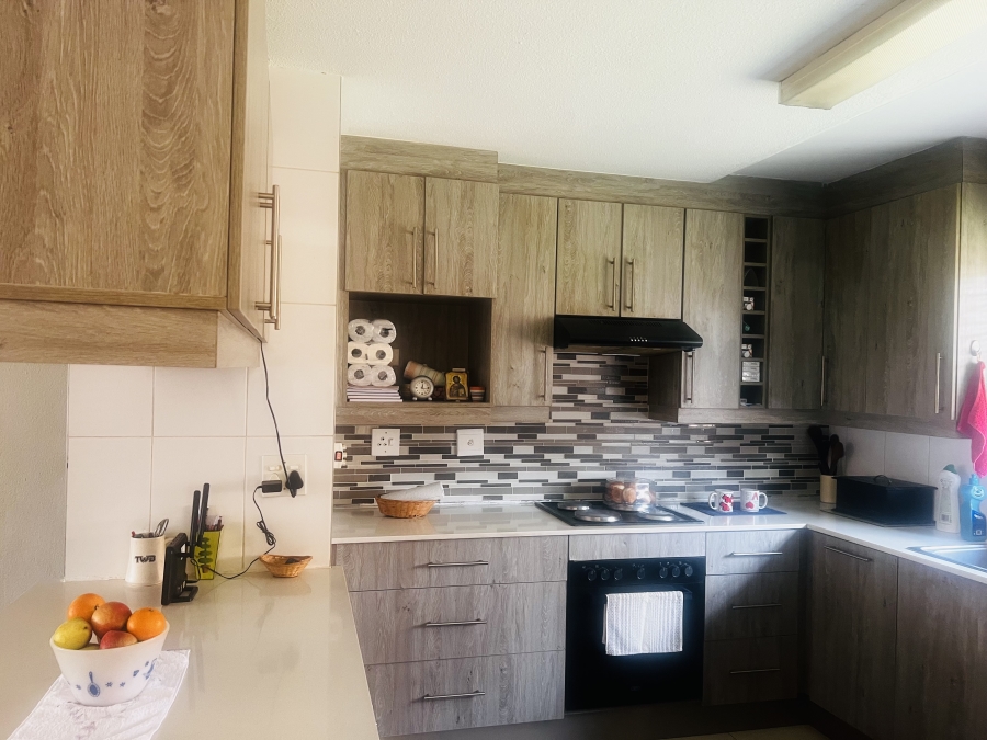 5 Bedroom Property for Sale in Pomona Gauteng