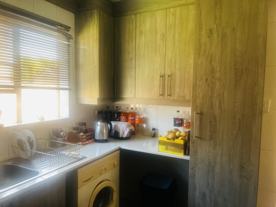 5 Bedroom Property for Sale in Pomona Gauteng