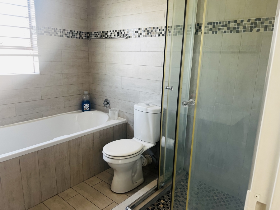 5 Bedroom Property for Sale in Pomona Gauteng