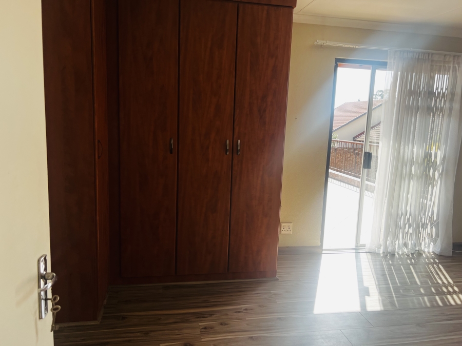5 Bedroom Property for Sale in Pomona Gauteng