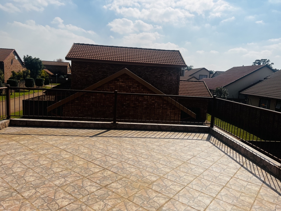 5 Bedroom Property for Sale in Pomona Gauteng