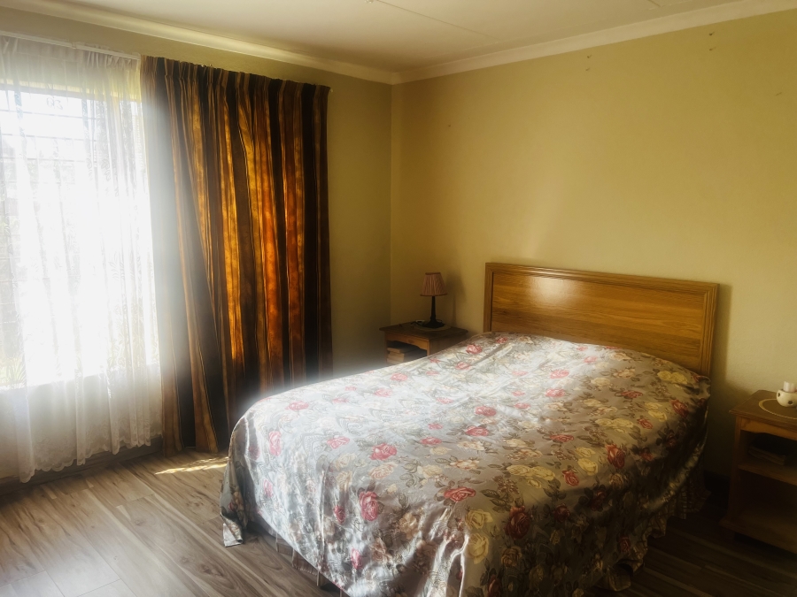 5 Bedroom Property for Sale in Pomona Gauteng
