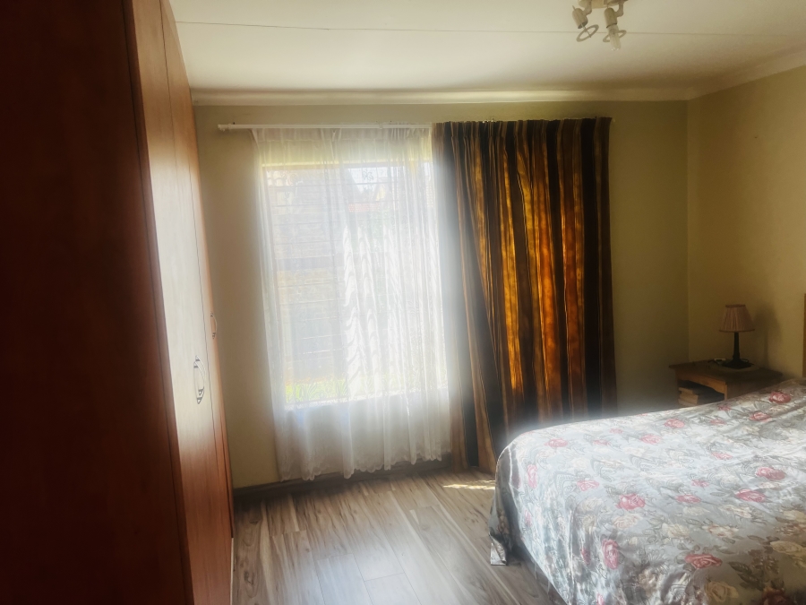 5 Bedroom Property for Sale in Pomona Gauteng