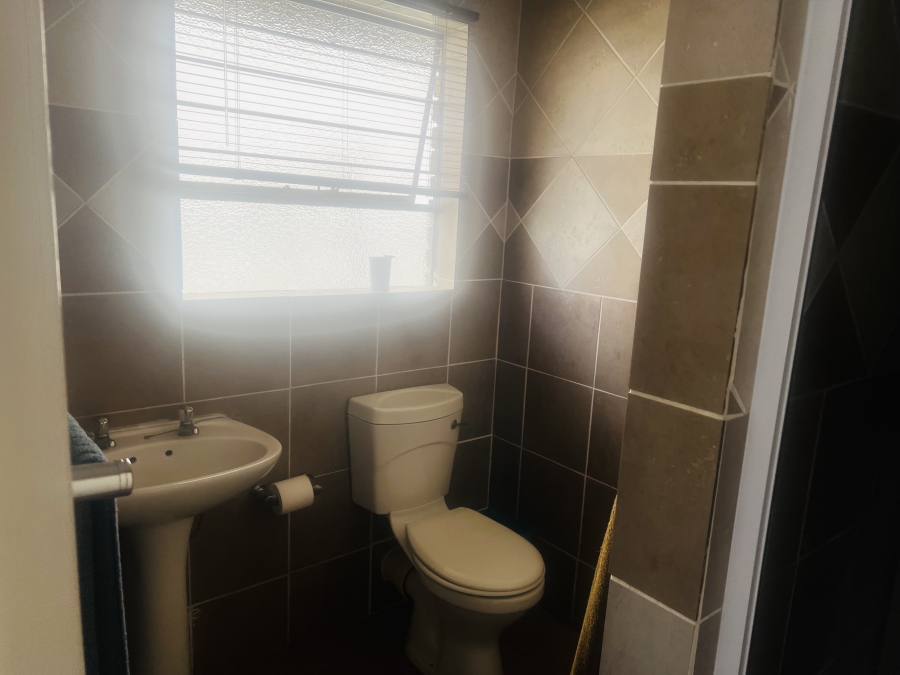5 Bedroom Property for Sale in Pomona Gauteng