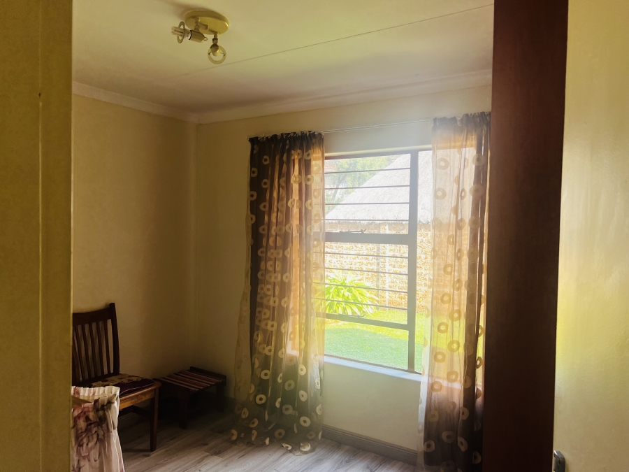 5 Bedroom Property for Sale in Pomona Gauteng