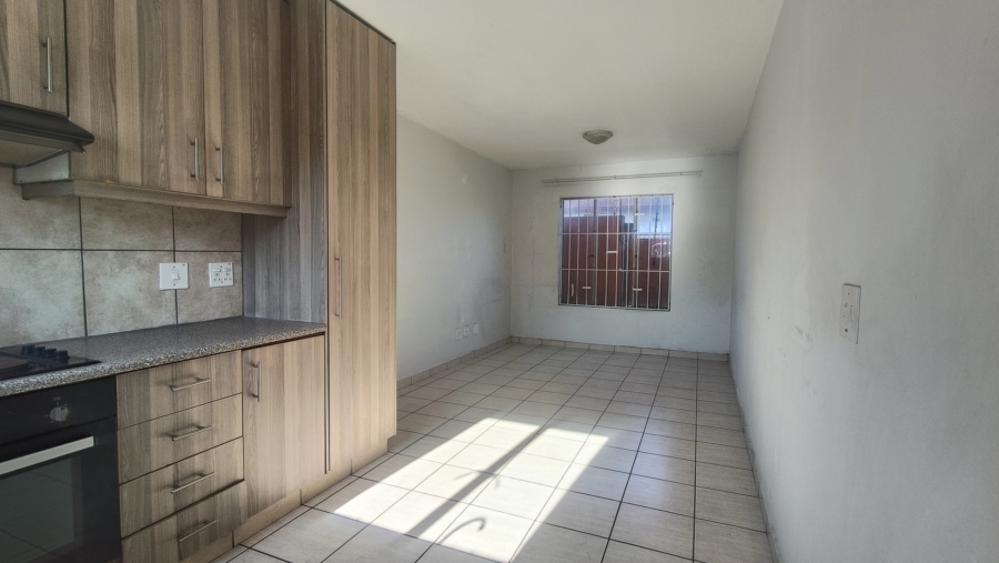 To Let 2 Bedroom Property for Rent in Turf Club Gauteng
