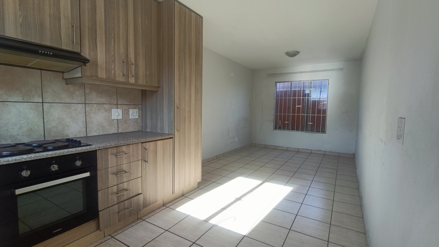 To Let 2 Bedroom Property for Rent in Turf Club Gauteng