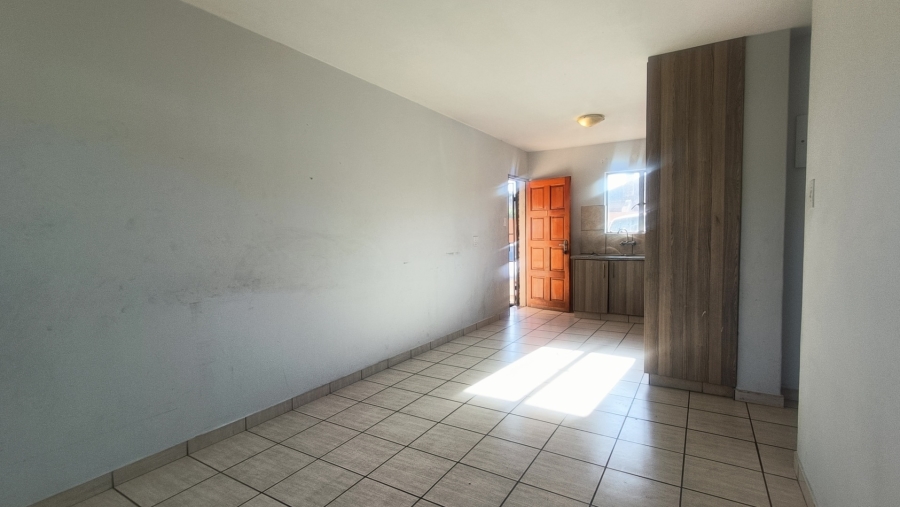 To Let 2 Bedroom Property for Rent in Turf Club Gauteng