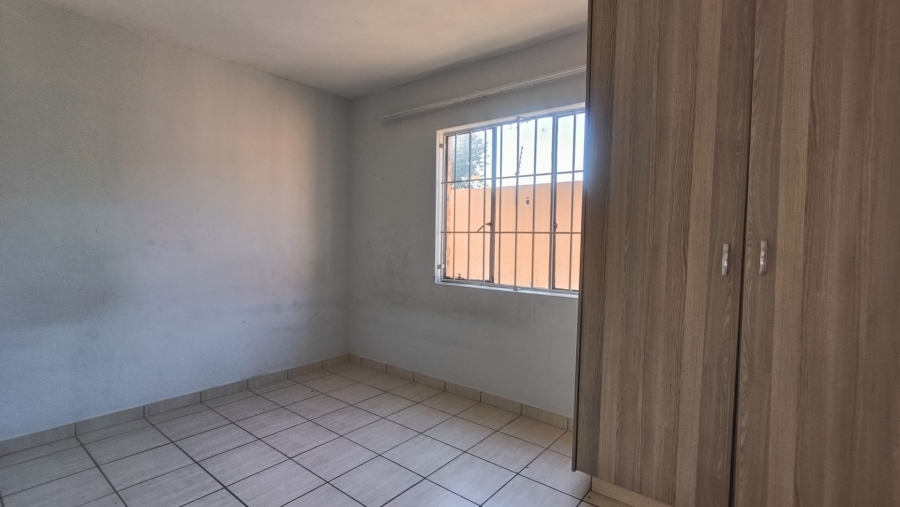 To Let 2 Bedroom Property for Rent in Turf Club Gauteng