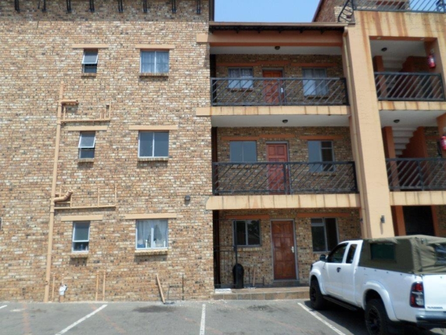 To Let 2 Bedroom Property for Rent in Turf Club Gauteng
