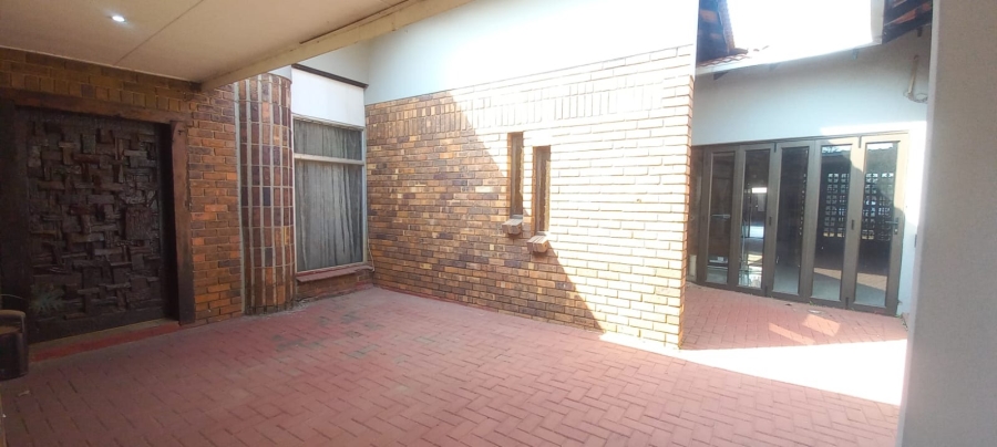4 Bedroom Property for Sale in Petersfield Gauteng
