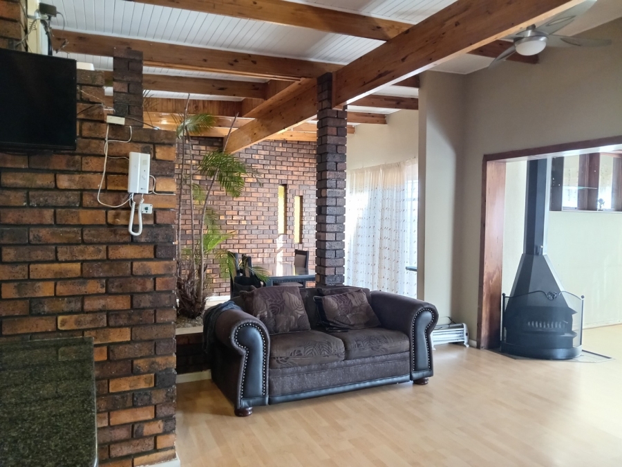 4 Bedroom Property for Sale in Petersfield Gauteng