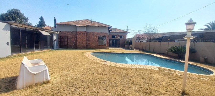 4 Bedroom Property for Sale in Petersfield Gauteng