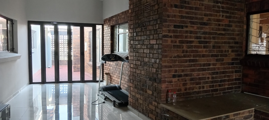 4 Bedroom Property for Sale in Petersfield Gauteng
