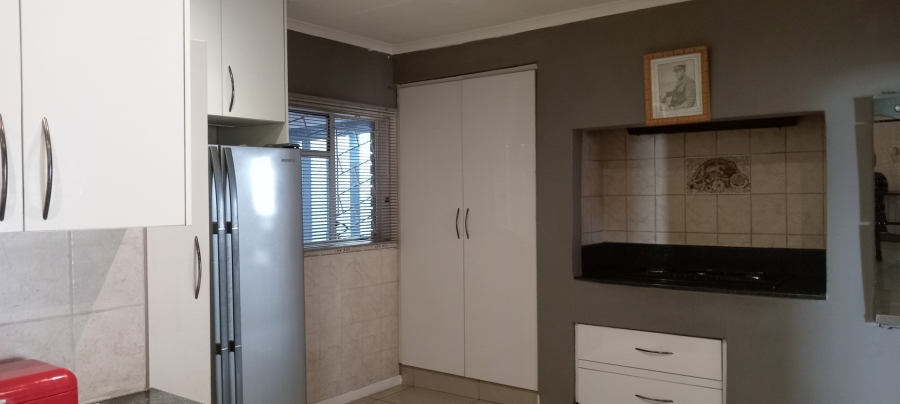 4 Bedroom Property for Sale in Petersfield Gauteng
