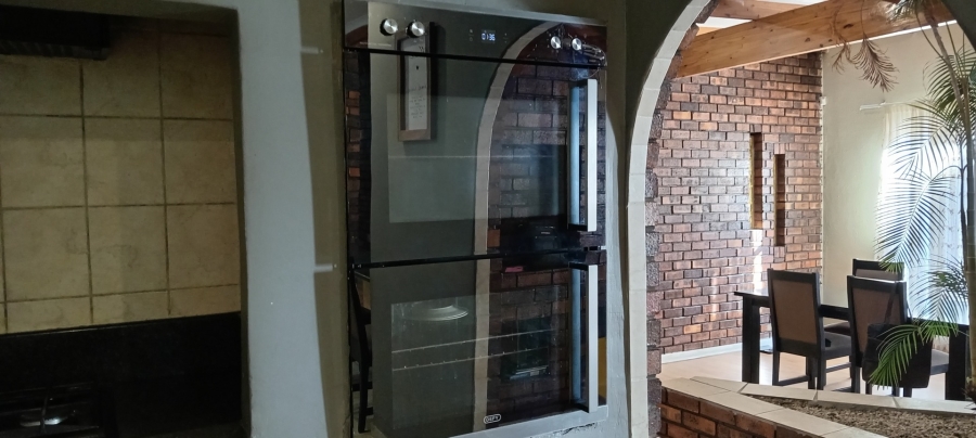 4 Bedroom Property for Sale in Petersfield Gauteng