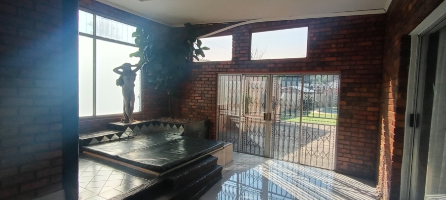 4 Bedroom Property for Sale in Petersfield Gauteng