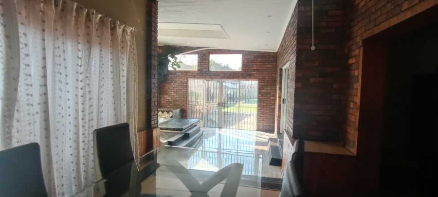 4 Bedroom Property for Sale in Petersfield Gauteng