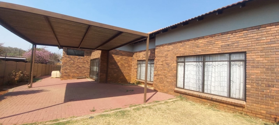 4 Bedroom Property for Sale in Petersfield Gauteng