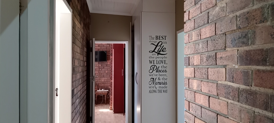 4 Bedroom Property for Sale in Petersfield Gauteng