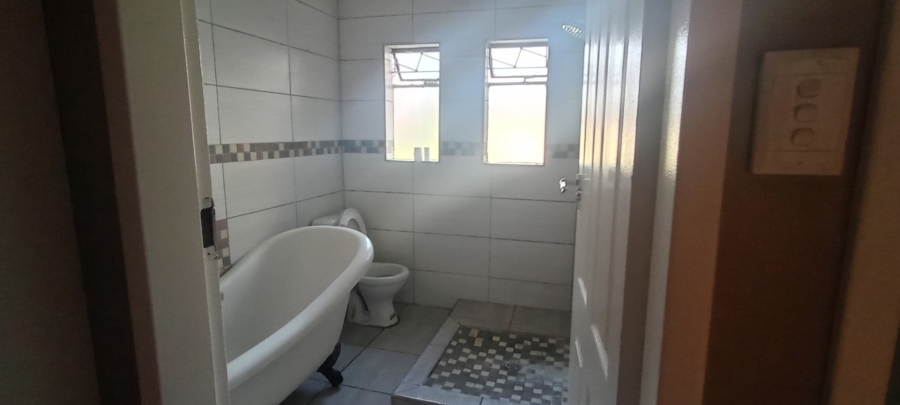 4 Bedroom Property for Sale in Petersfield Gauteng