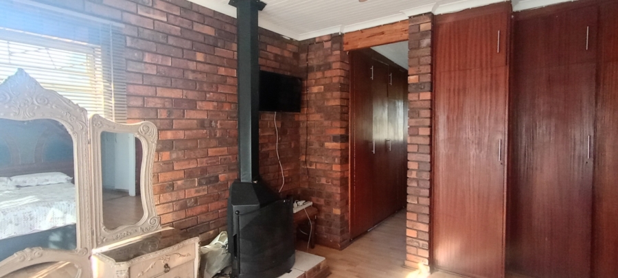 4 Bedroom Property for Sale in Petersfield Gauteng