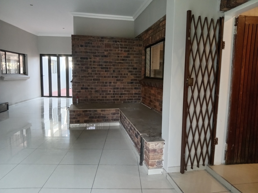 4 Bedroom Property for Sale in Petersfield Gauteng