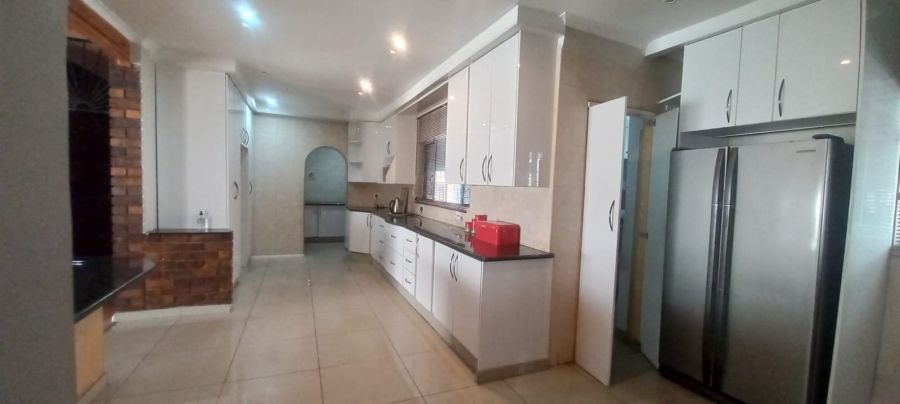 4 Bedroom Property for Sale in Petersfield Gauteng