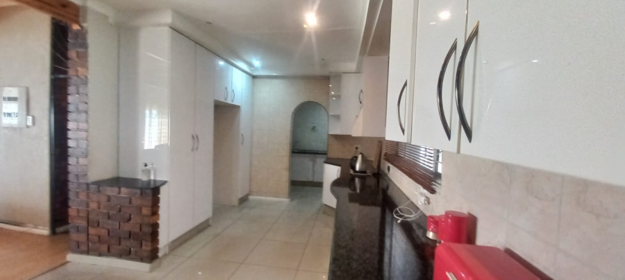 4 Bedroom Property for Sale in Petersfield Gauteng