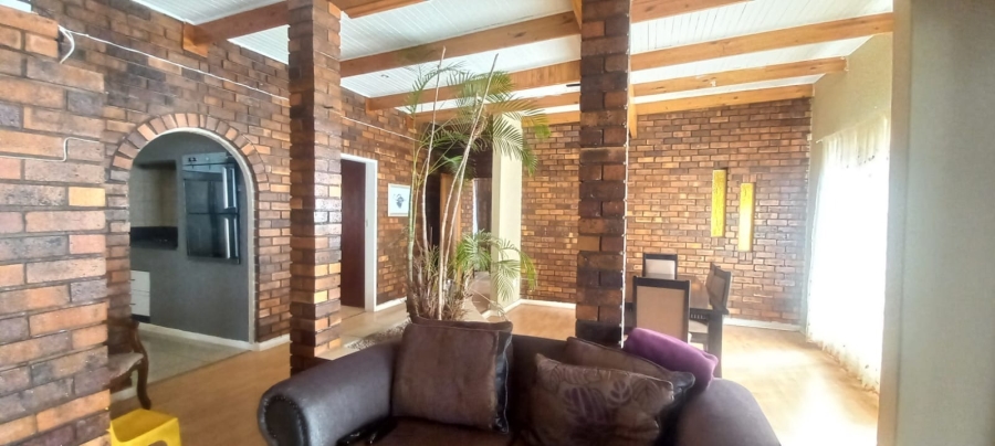 4 Bedroom Property for Sale in Petersfield Gauteng