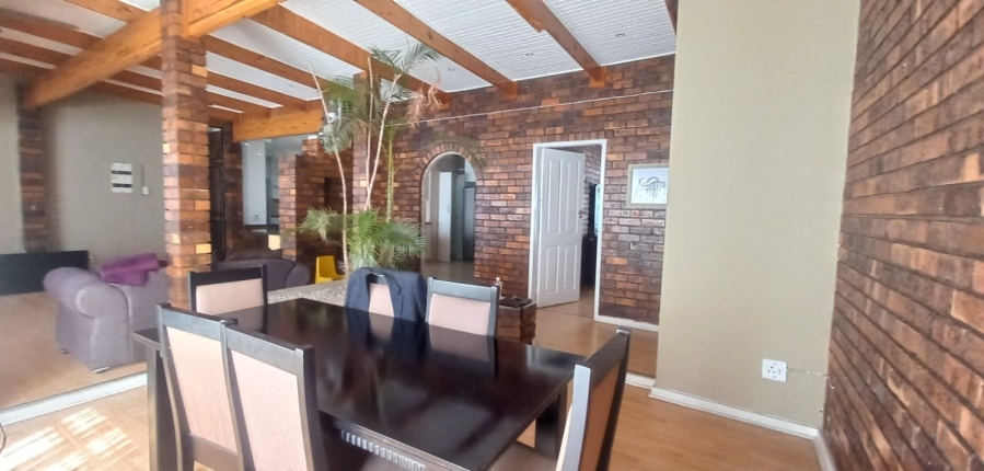 4 Bedroom Property for Sale in Petersfield Gauteng