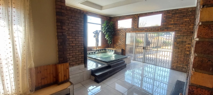 4 Bedroom Property for Sale in Petersfield Gauteng