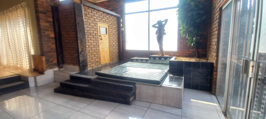 4 Bedroom Property for Sale in Petersfield Gauteng