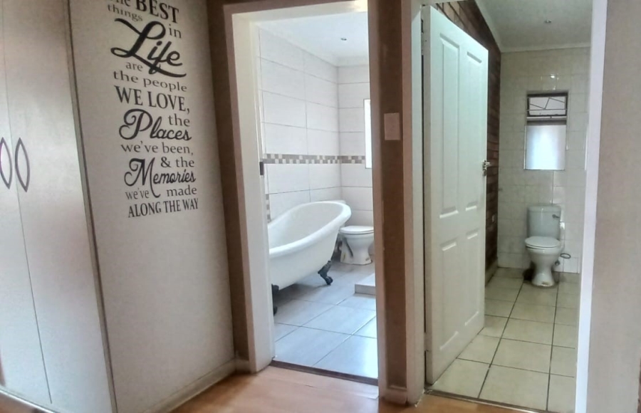 4 Bedroom Property for Sale in Petersfield Gauteng