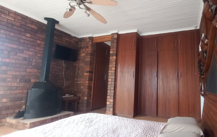 4 Bedroom Property for Sale in Petersfield Gauteng