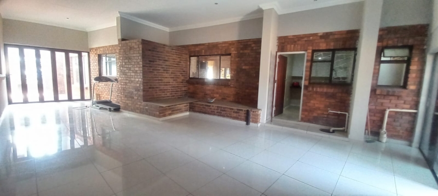 4 Bedroom Property for Sale in Petersfield Gauteng
