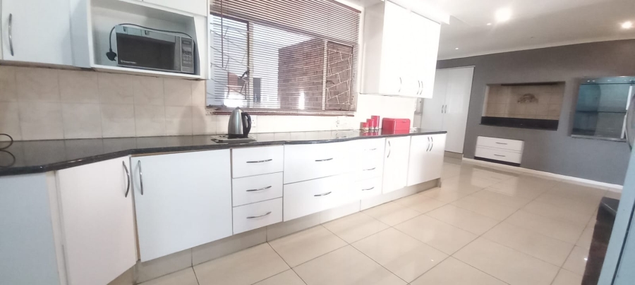 4 Bedroom Property for Sale in Petersfield Gauteng