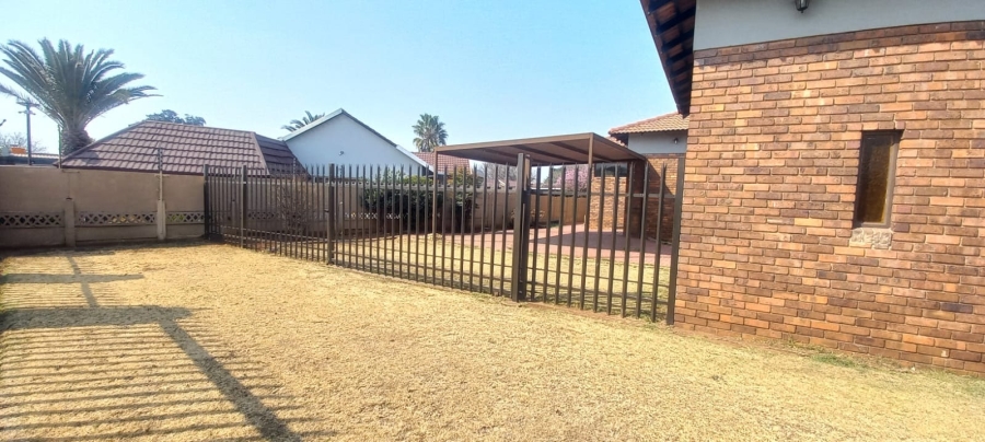 4 Bedroom Property for Sale in Petersfield Gauteng