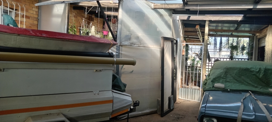 3 Bedroom Property for Sale in Casseldale Gauteng